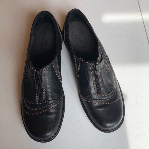 Shoes - Clark’s Woman’s Black Leather Comfort Shoes Size 9M